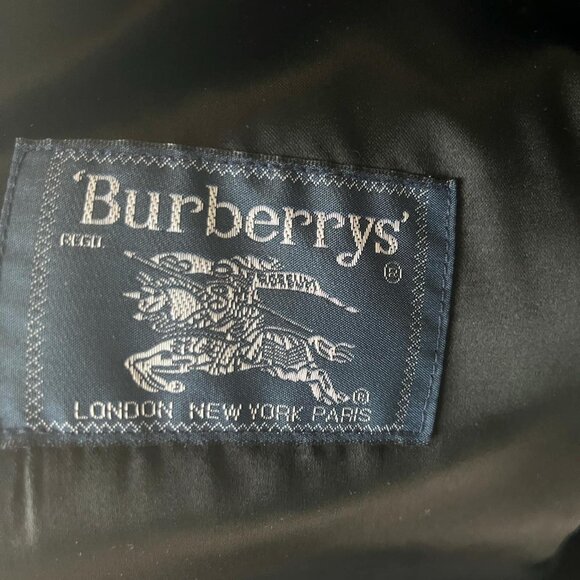 Burberry coat - Picture 3 of 3